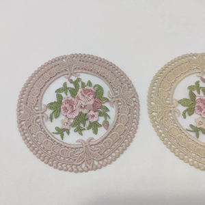 Napperons de table en coton double face corail brodé 10 pièces par sac en poly assiettes de fête bleues MY;14 pour les mariages - Product Image 3