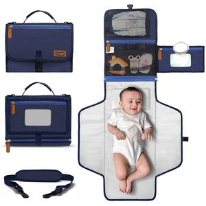 Cambiador de bebé de poliéster compacto portátil con almohada incorporada alfombrilla de pañal impermeable para viajes al aire libre para padres en movimiento - Product Image 4