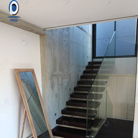 Étape de boîte en bois de conception fantaisie Prima avec support en acier bonne finition de surface avec escalier flottant en verre trempé