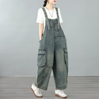 Nouvelle collection Printemps 2026 En gros Salopette en jean ample pour femme, délavée à l'acide, avec poches cargo, coupe courte, coupe oversize, à revers, style vintage, grande taille
