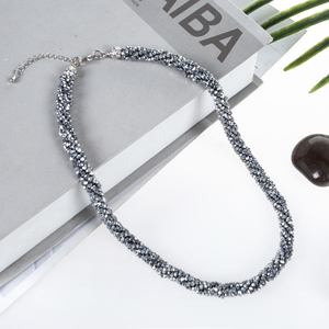 Collar de Cristal Gris de 18 Pulgadas con 4 Hileras de Cuentas Facetadas Trenzadas de Cristal de 3 mm - Product Image 6