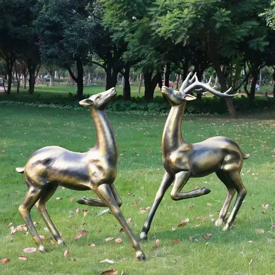 Miguo Life Size Lifelike Pop Art Jardim Exterior Cervos Decorativos Fibra De Vidro Animal Escultura Estátuas