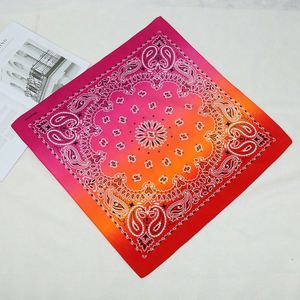 Bandana personnalisée exclusive, fabriquée avec un motif personnalisé, solution d'approvisionnement mondial, fabricant fiable - Product Image 5