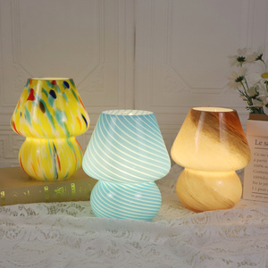 Lámpara <span class=keywords><strong>de</strong></span> mesa <span class=keywords><strong>de</strong></span> <span class=keywords><strong>cristal</strong></span> <span class=keywords><strong>de</strong></span> seta, lámpara <span class=keywords><strong>de</strong></span> escritorio LED <span class=keywords><strong>de</strong></span> Color degradado <span class=keywords><strong>de</strong></span> <span class=keywords><strong>cristal</strong></span> Vintage para decoración <span class=keywords><strong>de</strong></span> mesita <span class=keywords><strong>de</strong></span> noche <span class=keywords><strong>de</strong></span> dormitorio, luz <span class=keywords><strong>de</strong></span> noche bonita - Product Image 4