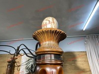 Ensemble de meubles de chambre d'hôtel de luxe de style américain traditionnel, structure en bois massif, lit à baldaquin sculpté à la main, lit royal king size