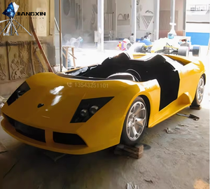 Sculpture de <span class=keywords><strong>voiture</strong></span> de sport rouge haute brillance personnalisée Resorts de luxe et concessionnaires automobiles Racing Model Resin Crafts - Product Image 4