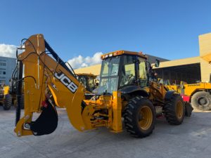 รถตักล้อยาง JCB 4CX รุ่นใหม่สมรรถนะสูง ขับเคลื่อน 4 ล้อ สำหรับงานดินและงานก่อสร้างในฟาร์ม - Product Image 1