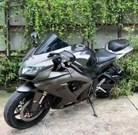 Motocicleta Deportiva de Carreras Suzuki Gsx600 de 600 cc, Refrigerada por Líquido, Cuatro Cilindros, Manejo Estable, Gran Potencia para Calle y Pista