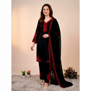 Ensemble Salwar Modeste Brodé Blanc et Bleu à Col en V, Longueur Midi, Grande Taille pour Femme, avec Kurta, Pantalon et Dupatta, pour Mariage à la Plage, Fête de l'Aïd et Cérémonies Festives - Product Image 1