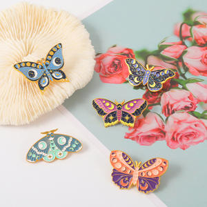 Broche de mariposa con patrón clásico, insignias de solapa de insectos coloridas personalizadas, alfileres de esmalte suave, sin mínimo - Product Image 2