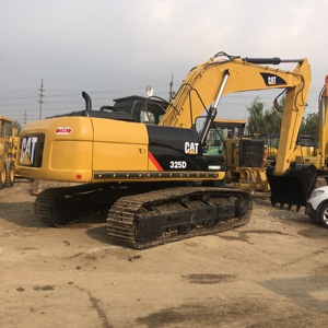 รถขุดตีนตะขาบไฮดรอลิก CAT 325D มือสองจากญี่ปุ่น น้ำหนัก 36 ตัน ชั่วโมงการทำงานต่ำ เหมาะสำหรับงานก่อสร้าง - Product Image 4