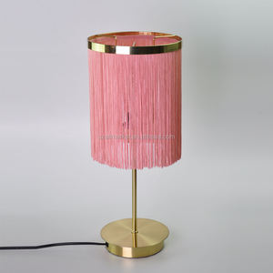 Lámpara de Mesa con Borlas Rosadas de Moda, Base de Metal con Flecos, Lámpara de Mesa - Product Image 2