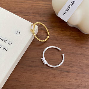 Boucles d'oreilles fines en argent pur S925, style minimaliste coréen rétro, anneau ouvert, petit carré, motif torsadé, design de niche, superposé - Product Image 4