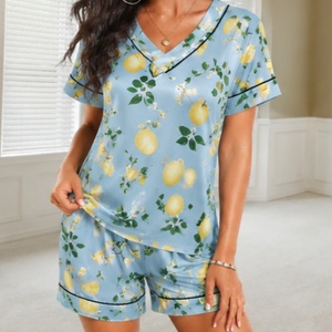 Pyjama de Noël en satin soyeux pour femme, ensemble deux pièces, col en V, pyjama court pour femme - Product Image 1