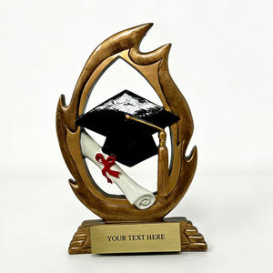 Trophée en résine personnalisé, moderne et durable, pour concours scolaires, avec gravure sculptée à la main - Product Image 6