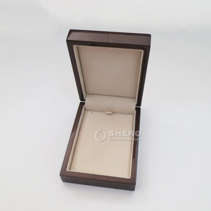 Green Wholesale Custom Premium Wooden Jewelry Packaging Boxes for Necklace Bracelet Ring <b>Earrings</b> Boxes Jewelry <b>Box</b> - Product Image 3