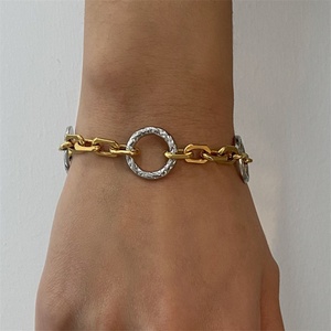 Bracelet torsadé vintage bicolore à maillons ovales entrelacés pour femme – Grande vente - Product Image 2