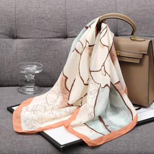 70cmの正方形 秋冬用 カスタムデザイナー 高級 ヘリンボーン柄 スクエアスカーフ 柔らかい手触り 通気性 女性向け - Product Image 3