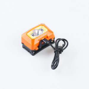Linterna frontal LED recargable a prueba de agua para pesca con luz brillante y cuerpo de plástico - Product Image 1
