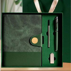 Carnet A5 en PU à couverture rigide classique avec logo personnalisé, stylo et clé USB pour le bureau, coffret cadeau classique en gros - Product Image 1