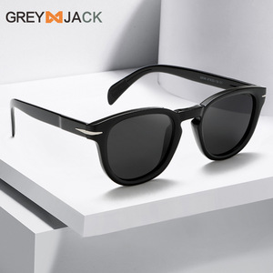 Gafas de Sol Polarizadas Grey Jack 22006, Montura Negra de PC, Lentes TAC, Protección UV400, Estilo Unisex - Product Image 1