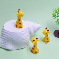 100 miniatures de girafes en résine, figurines d'animaux mignonnes pour micro-paysagisme, modèles de décoration intérieure DIY, ornements de fée artisanaux