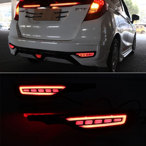 Xe Phí<span class=keywords><strong>a</strong></span> Sau Đèn Sương Mù Cho Honda Jazz Phù Hợp Với 2018 2019 2020 LED Phí<span class=keywords><strong>a</strong></span> Sau Bumper Ánh Sáng Phanh Ánh Sáng Chảy Lần Lượt Tín Hiệu Phản Xạ - Product Image 3