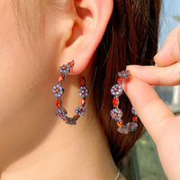 Anting Hoop Bulat Besar Motif Bunga Kuningan Berhiaskan Zirkon Ungu Merah Elegan Trendi untuk Wanita, Perhiasan Mewah Berlapis Hitam Berkualitas