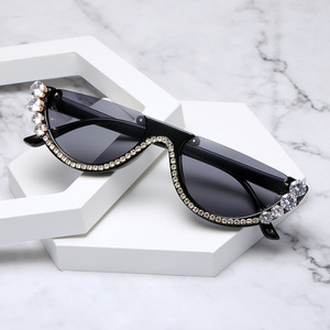 Luxury Women's Vintage Half-Frame Moon Rhinestone Sunglasses Fashion Diamond Encrusted UV400 Sunglasses for Party Daily - Product Image 1