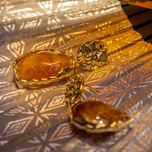 Sac haut de gamme 18 carats avec boucles d'oreilles en cristal coloré brossé à bordure dorée, boucles d'oreilles polyvalentes, accessoires de boucles d'oreilles - Product Image 3