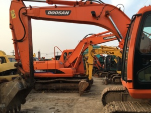 Meilleure vente de pelle hydraulique sur chenilles Doosan d'occasion DH150LC-7/DH60-7 Japon-Fabriqué avec moteur et boîte de vitesses - Product Image 5