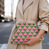 Pochette tricotée géométrique personnalisée avec logo, motif triangulaire tendance, sac de maquillage, pochette vintage à fermoir, MOQ 100