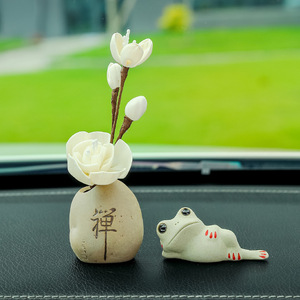 Adorno de Cerámica con Forma de Rana para Coche, con Florero y Difusor de Aroma Zen, para Decoración Interior de Automóviles, Estilo Lindo, Perfume Unisex - Product Image 2