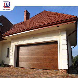 Protection sans doigts automatique chêne <span class=keywords><strong>doré</strong></span> grain <span class=keywords><strong>de</strong></span> bois extérieur portes <span class=keywords><strong>de</strong></span> <span class=keywords><strong>garage</strong></span> américaines <span class=keywords><strong>porte</strong></span> <span class=keywords><strong>de</strong></span> style maison <span class=keywords><strong>de</strong></span> transport - Product Image 2