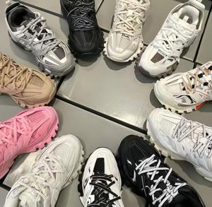 Original Luxury <b>Mens</b> Sneakers Retro Trendy Unisex Walking <b>Shoes</b> Top Quality Platform LED lighting Luminous Outdoor Running <b>Shoes</b> - Product Image 4