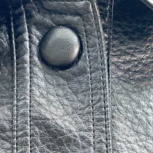 <span class=keywords><strong>Giacca</strong></span> in Pelle Personalizzata da Donna con Colletto a Risvolto e Tasche sul Petto, Antivento e Modellante - Product Image 4