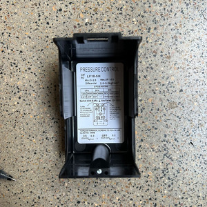 Interruptor de Presión Lefoo LF10-5H 10 Bar Rosca G1/2 Válvula de Control Automática para Compresor de Aire - Product Image 1
