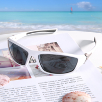 Nouvelles Lunettes de Soleil Sport Polarisées FUQIAN pour Hommes et Femmes, Monture Plastique Tendance, Protection UV400 pour Activités de Plein Air (Teinte Noire)