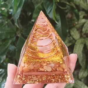 Pyramide de galets de cristal en résine époxy, ornement de bureau, décoration d'aquarium, boule rose, topaze en spirale - Product Image 2