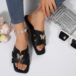 2025 Summer Winter Fashion Trend Outdoor Beach for Lightweight & Comfortable Simple Design outdoor <b>slippers</b> - Product Image 2