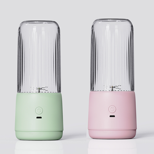 Extractor de Jugos Inalámbrico al por Mayor, de Gran Tamaño, Recargable por USB, Licuadora Portátil, Máquina Exprimidora de Frutas para el Hogar - Product Image 1