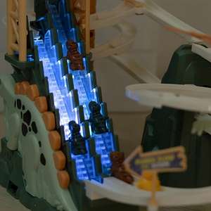 DinoRail Jurassic World - Juego de trenes de plástico con temática de dinosaurios para niños de 4 a 6 años, juguete de ensamblaje - Product Image 4