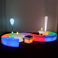 Chaise LED Rechargeable Runwood : Chaise de Plage Lumineuse en Plastique Coloré avec Éclairage LED pour Club, Fête, Bar – Tabouret LED