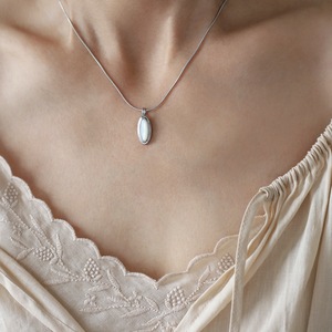 Non Tarnis Ladies 18K chapado en oro colgante de concha ovalada collar de cadena de serpiente redonda joyería minimalista accesorios de moda para mujeres - Product Image 4