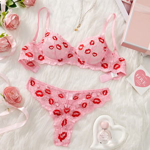 Conjunto de lencería sexy con estampado de labios WX129 Hot Girls, conjunto de sujetador y braga de encaje de 2 piezas, cuello en V profundo, lencería sensual para mujer. - Product Image 1
