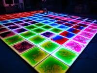 Schermo LED Interattivo ad Alta Sensibilità per Pavimenti, Risoluzione Personalizzabile, Uso Interno/Esterno, Risposta in Tempo Reale, Luminosità 3000-5000 cd