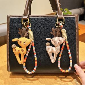 Llavero de tela hecho a mano con diseño de ciervo, muñeco de peluche 3D portátil, lindo, para decoración de teléfono, adorno para bolso de mujer, regalo de cumpleaños para niños - Product Image 1