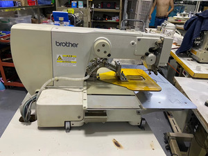 Máquina de coser con patrón de cinturón de seguridad extra pesado <span class=keywords><strong>Brother</strong></span> BAS326 de segunda mano 326 MÁQUINA DE PATRÓN ELECTRÓNICO programable de accionamiento directo - Product Image 5