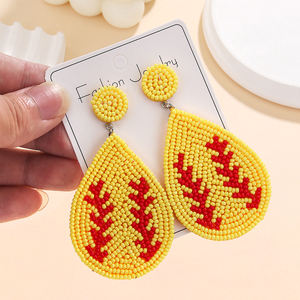 Boucles d'oreilles de sport en perles faites à la main pour les femmes Game Day Baseball Soccer Basketball Football Fashion Drop Boucles d'oreilles - Product Image 3