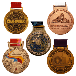 Remises à volume élevé Médailles en métal par lots personnalisés Plaques de trophées résistantes à la rouille <span class=keywords><strong>pour</strong></span> l'événement de course sur piste de marathon - Product Image 1